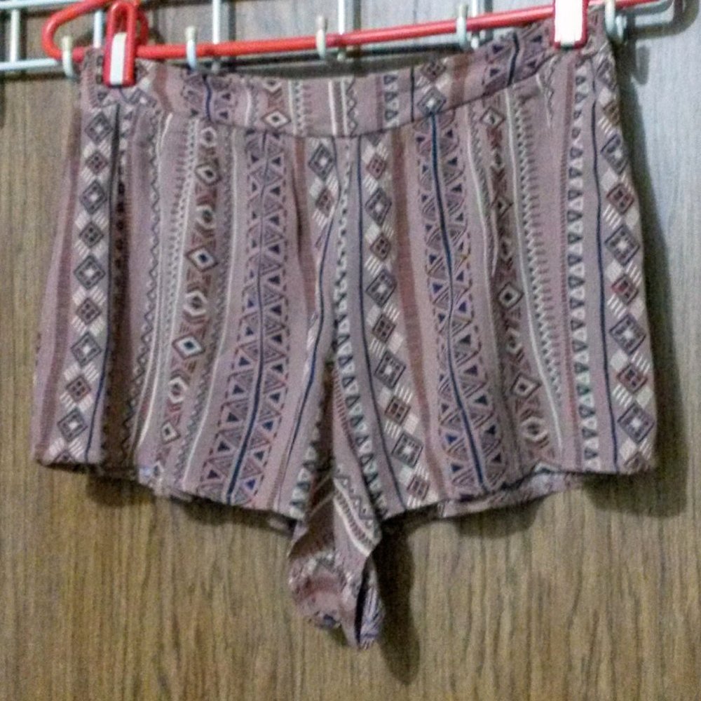 Flowy Aztec Shorts - Picture 6 of 16